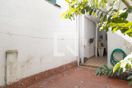 Casa à venda com 120m², 2 quartos e 1 vaga Casa à venda com 120m², 2 quartos e 1 vagaQuintal