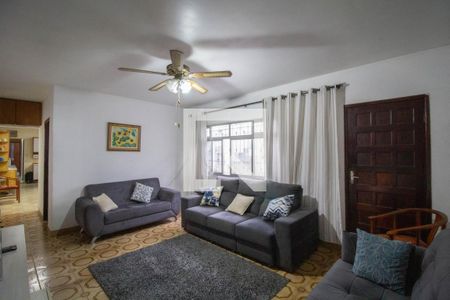 Sala de casa à venda com 4 quartos, 255m² em Vila Carmosina, São Paulo