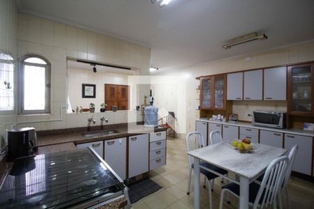 Casa à venda com 255m², 4 quartos e 2 vagasCozinha