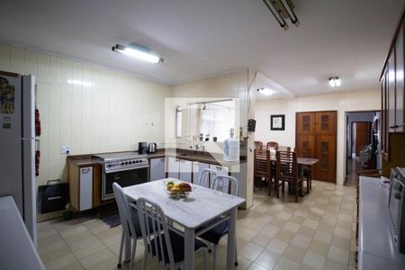 Casa à venda com 255m², 4 quartos e 2 vagasCozinha