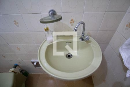 Casa à venda com 255m², 4 quartos e 2 vagasBanheiro