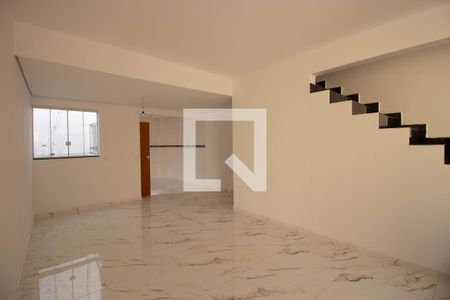 Casa à venda com 250m², 3 quartos e 2 vagasSala