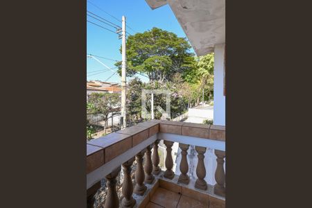 Casa à venda com 360m², 3 quartos e 5 vagas Casa à venda com 360m², 3 quartos e 5 vagasVaranda