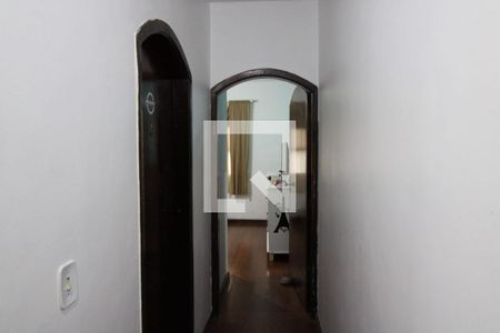 Casa à venda com 150m², 3 quartos e 4 vagas Casa à venda com 150m², 3 quartos e 4 vagasCorredor