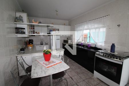 Casa à venda com 150m², 3 quartos e 4 vagas Casa à venda com 150m², 3 quartos e 4 vagasCozinha