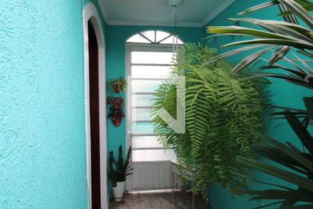 Casa à venda com 150m², 3 quartos e 4 vagas Casa à venda com 150m², 3 quartos e 4 vagasArea Externa - Entrada