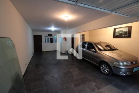 Casa à venda com 150m², 3 quartos e 4 vagas Casa à venda com 150m², 3 quartos e 4 vagasGaragem