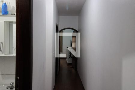 Casa à venda com 150m², 3 quartos e 4 vagas Casa à venda com 150m², 3 quartos e 4 vagasCorredor