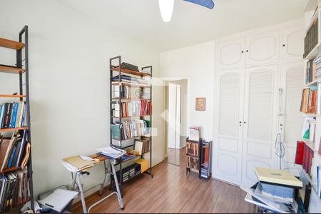 Apartamento à venda com 153m², 4 quartos e 1 vagaQuarto 2