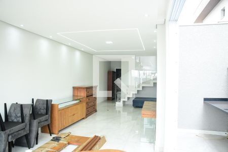 Sala de casa de condomínio para alugar com 3 quartos, 110m² em Jardim Semiramis, Cotia