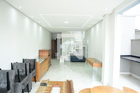 Sala de casa de condomínio para alugar com 3 quartos, 110m² em Jardim Semiramis, Cotia