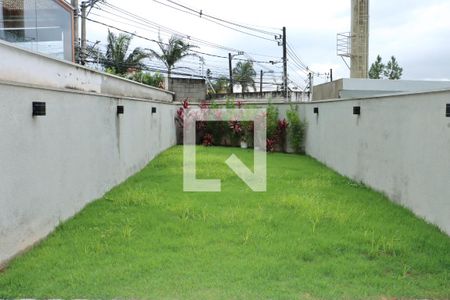 Casa de Condomínio para alugar com 3 quartos, 110m² em Jardim Semiramis, Cotia