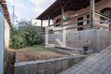 Casa à venda com 200m², 3 quartos e 3 vagasEntrada