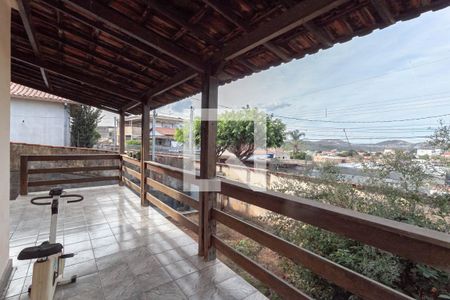 Casa à venda com 200m², 3 quartos e 3 vagasVaranda 