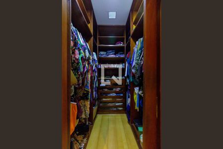 Apartamento à venda com 565m², 4 quartos e 3 vagasCloset Suíte 1