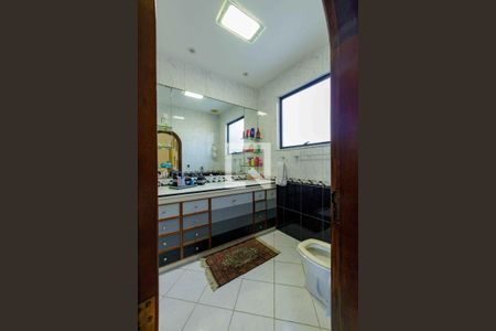 Apartamento à venda com 565m², 4 quartos e 3 vagasBanheiro Suíte 2 Cobertura