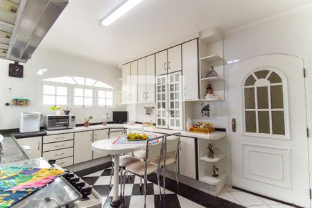 Casa à venda com 173m², 3 quartos e 3 vagas Casa à venda com 173m², 3 quartos e 3 vagasCozinha