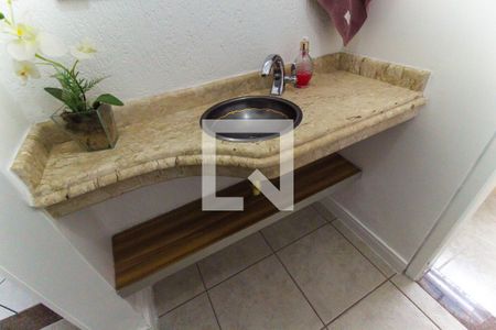 Casa à venda com 173m², 3 quartos e 3 vagas Casa à venda com 173m², 3 quartos e 3 vagasLavabo