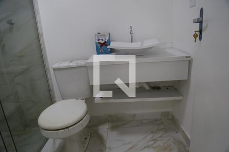 Banheiro de casa para alugar com 1 quarto, 50m² em Jardim Líbano, São Paulo