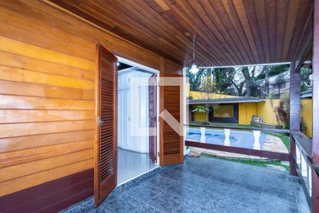 Casa à venda com 315m², 5 quartos e 5 vagasVaranda