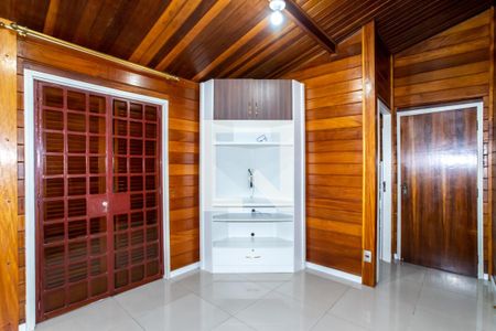 Casa à venda com 315m², 5 quartos e 5 vagasSuíte 4