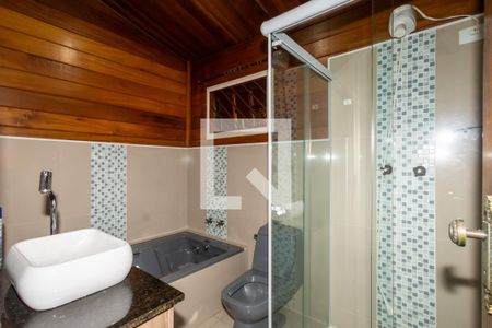 Casa à venda com 315m², 5 quartos e 5 vagasBanheiro da Suíte 2