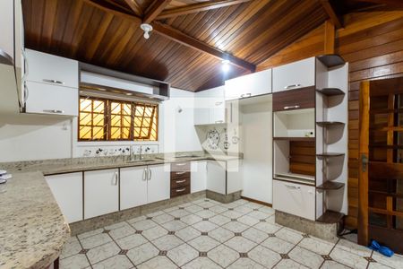 Casa à venda com 315m², 5 quartos e 5 vagasCozinha