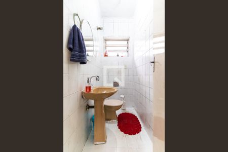 Casa à venda com 200m², 3 quartos e 3 vagas Casa à venda com 200m², 3 quartos e 3 vagasLavabo