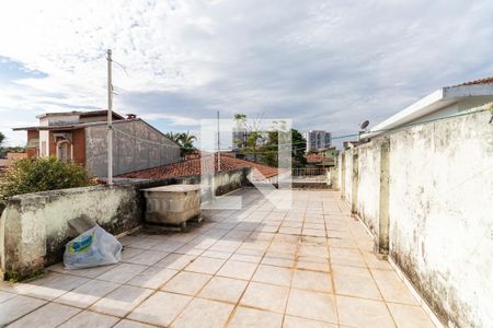 Casa à venda com 200m², 3 quartos e 3 vagas Casa à venda com 200m², 3 quartos e 3 vagasQuintal - Varanda