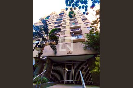 Apartamento para alugar com 70m², 2 quartos e 1 vaga Apartamento para alugar com 70m², 2 quartos e 1 vagaFachada