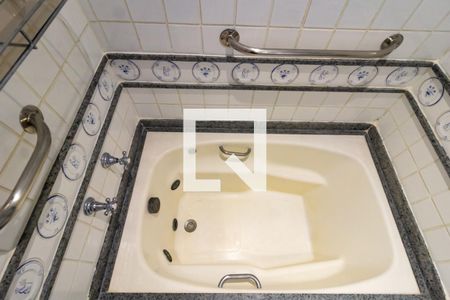Banheiro da Suíte de apartamento para alugar com 2 quartos, 70m² em Leblon, Rio de Janeiro