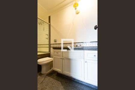 Banheiro da Suíte de apartamento para alugar com 2 quartos, 70m² em Leblon, Rio de Janeiro