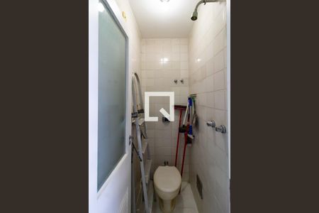 Apartamento para alugar com 70m², 2 quartos e 1 vaga Apartamento para alugar com 70m², 2 quartos e 1 vagaBanheiro de Serviço