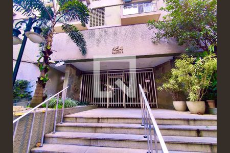 Apartamento para alugar com 70m², 2 quartos e 1 vaga Apartamento para alugar com 70m², 2 quartos e 1 vagaFachada