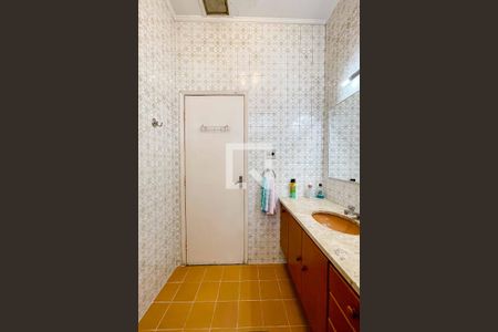 Casa à venda com 310m², 3 quartos e 2 vagasBanheiro