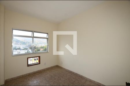 Quarto 1 de apartamento para alugar com 2 quartos, 55m² em Praça Seca, Rio de Janeiro