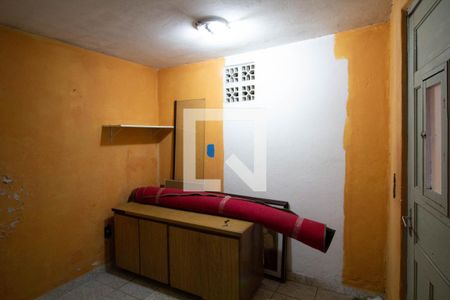 Casa à venda com 250m², 2 quartos e 2 vagasQuarto de Serviço