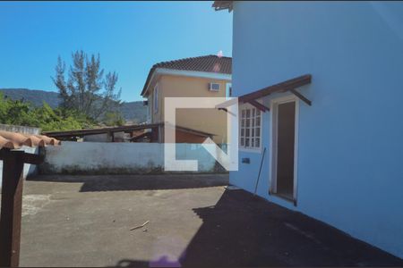 Casa de condomínio à venda com 160m², 3 quartos e 3 vagasQuintal