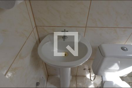 Casa de condomínio à venda com 160m², 3 quartos e 3 vagasBanheiro social