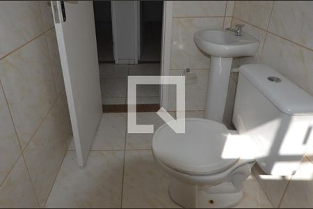 Casa de condomínio à venda com 160m², 3 quartos e 3 vagasBanheiro social