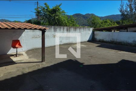 Casa de condomínio à venda com 160m², 3 quartos e 3 vagasQuintal