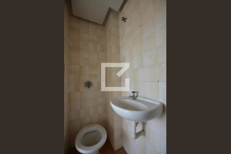 Banheiro de serviço de apartamento para alugar com 2 quartos, 80m² em Praça Seca, Rio de Janeiro