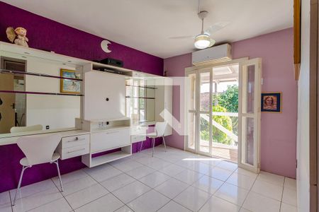 Quarto 1 de casa à venda com 3 quartos, 300m² em Espírito Santo, Porto Alegre
