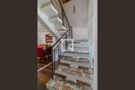 Escada de casa à venda com 3 quartos, 300m² em Espírito Santo, Porto Alegre