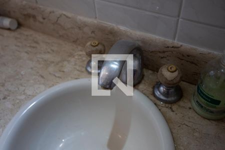 Apartamento à venda com 74m², 3 quartos e 2 vagasBanheiro