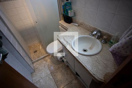 Apartamento à venda com 74m², 3 quartos e 2 vagasBanheiro