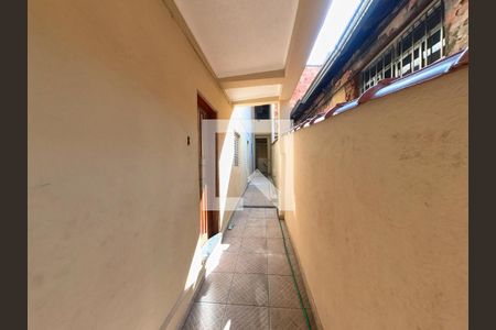 Casa à venda com 80m², 2 quartos e 1 vagaCorredor Lavanderia