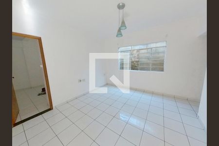 Sala - Foto 1 de casa à venda com 2 quartos, 80m² em Vila Iorio, São Paulo