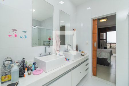 Casa à venda com 325m², 4 quartos e 2 vagasBanheiro da Suíte 1