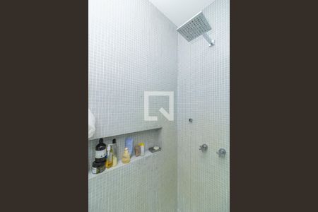 Casa à venda com 325m², 4 quartos e 2 vagasDetalhe do Banheiro da Suíte 1